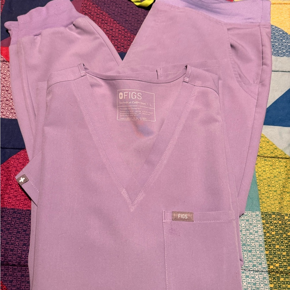 FIGS scrubs - Picture 2 of 2